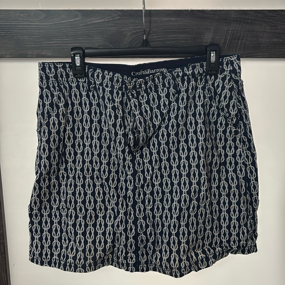 Craft& Barrows navy and white skort